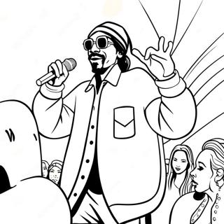 Zai Wu Tai Shang Biao Yan De Shi Nu Bi Dao Ge Tu Se Ye 113529-49554